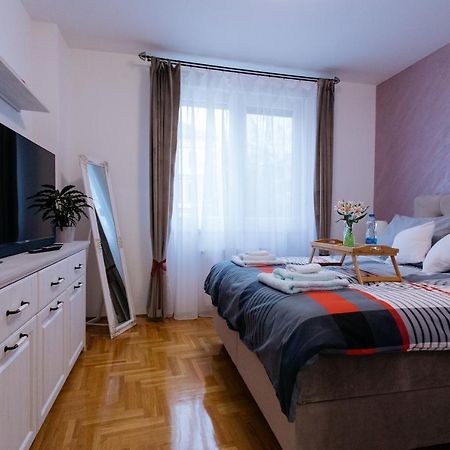 Apartman Kristina 4* Subotica Ngoại thất bức ảnh