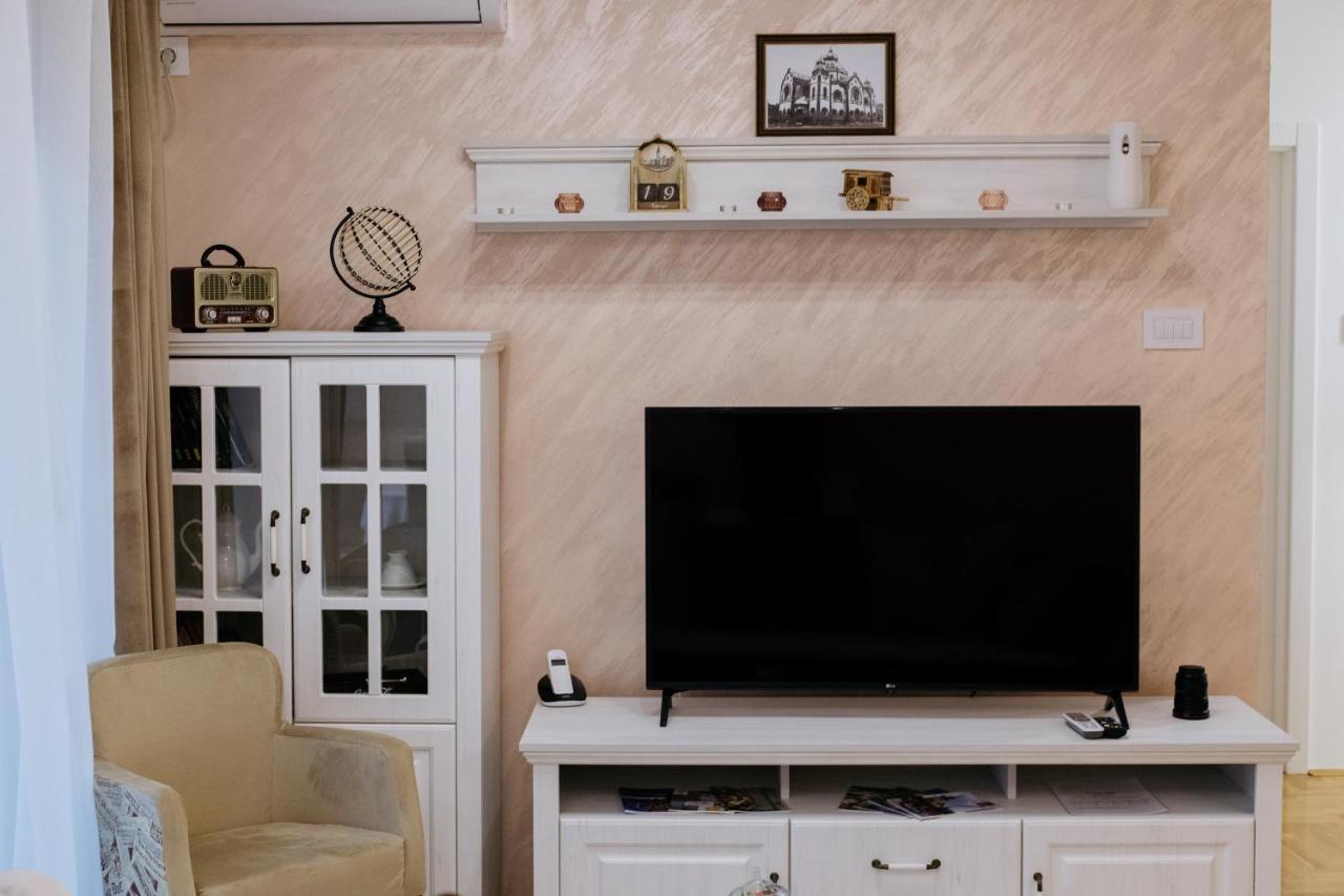 Apartman Kristina 4* Subotica Ngoại thất bức ảnh